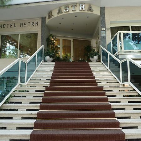 Hotel Astra Milano Marittima Exterior foto