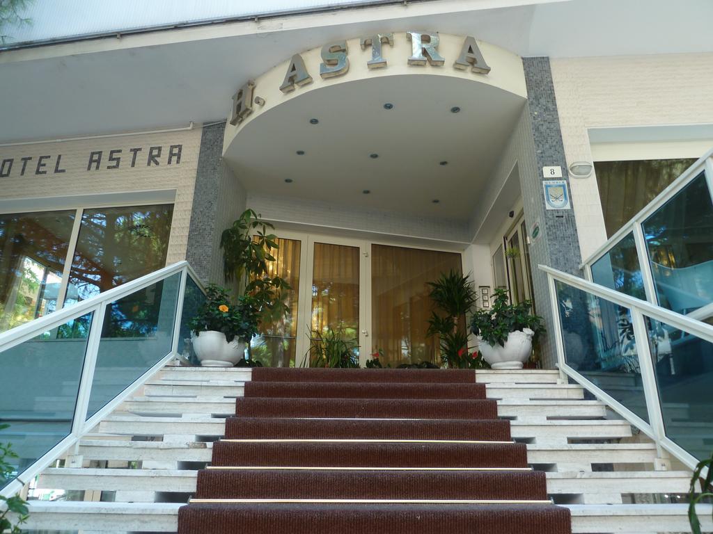 Hotel Astra Milano Marittima Exterior foto