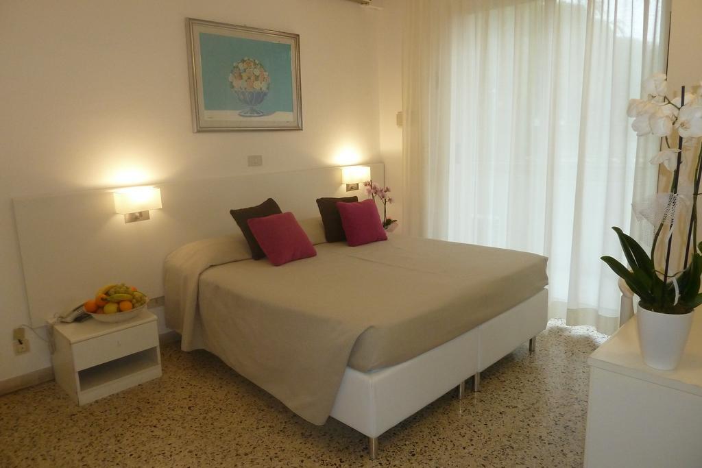 Hotel Astra Milano Marittima Exterior foto